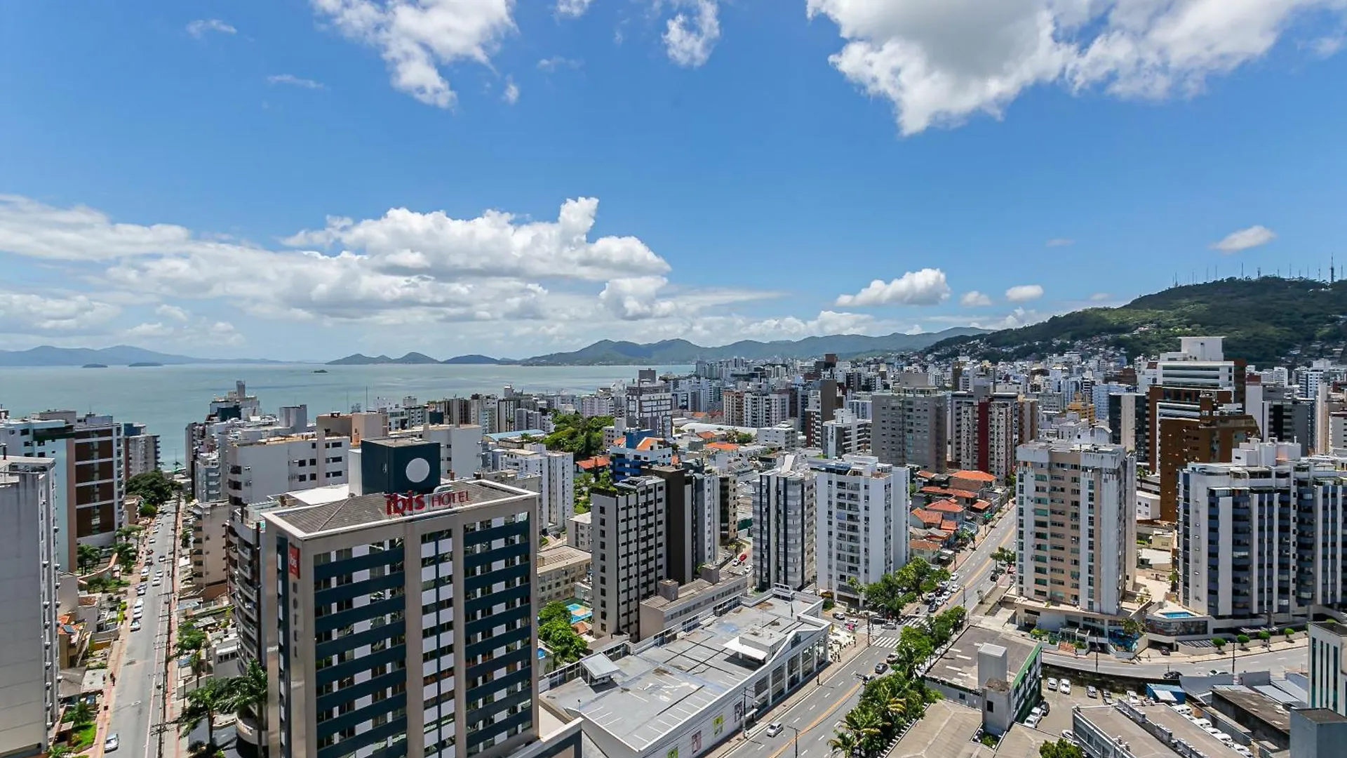 Studios Tower - Predio Com Piscina E Estacionamento Florianópolis