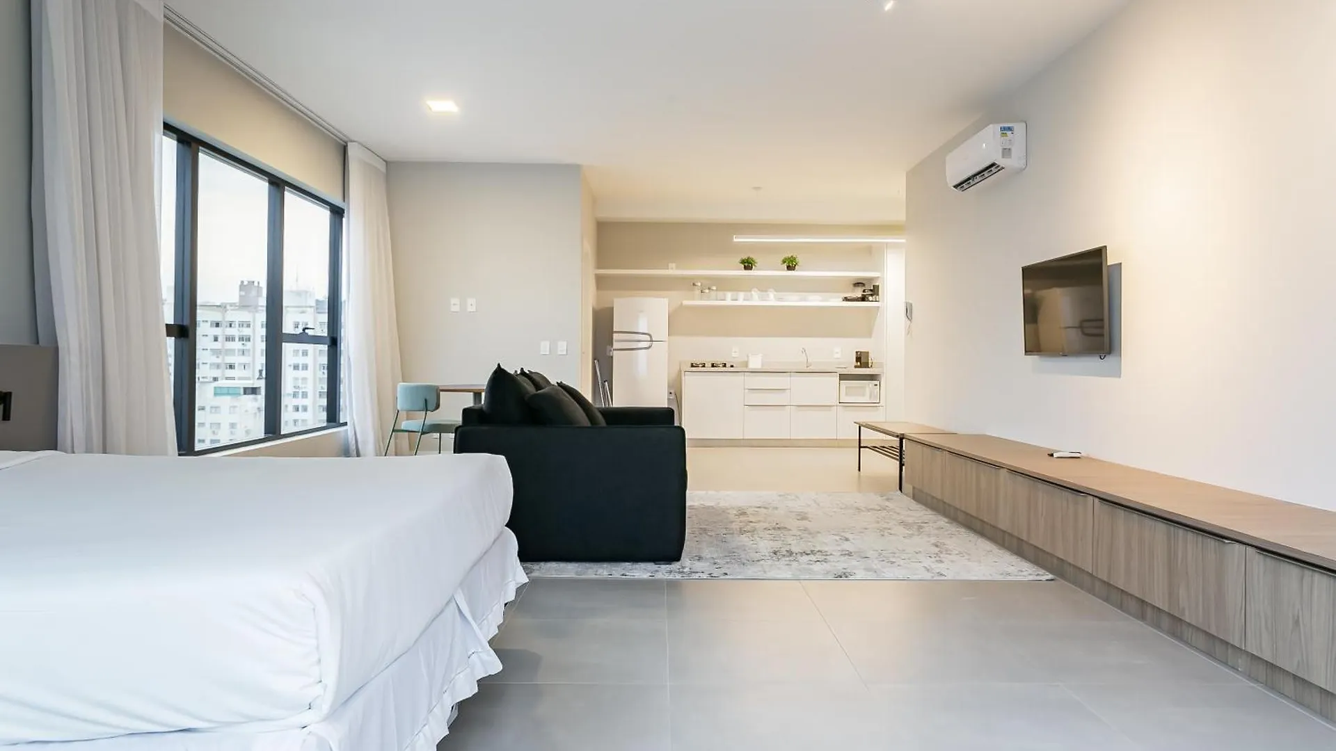 Studios Tower - Predio Com Piscina E Estacionamento Florianópolis 아파트