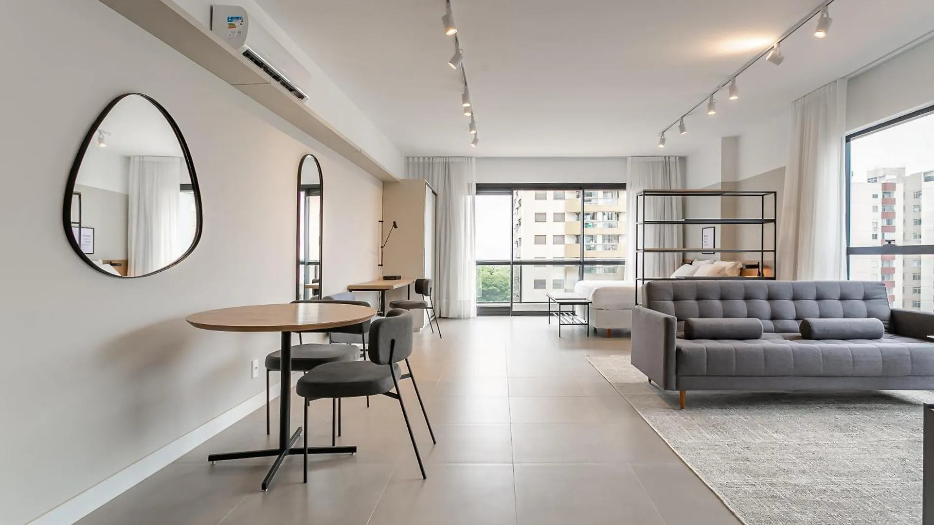 Studios Tower - Predio Com Piscina E Estacionamento Florianópolis 브라질