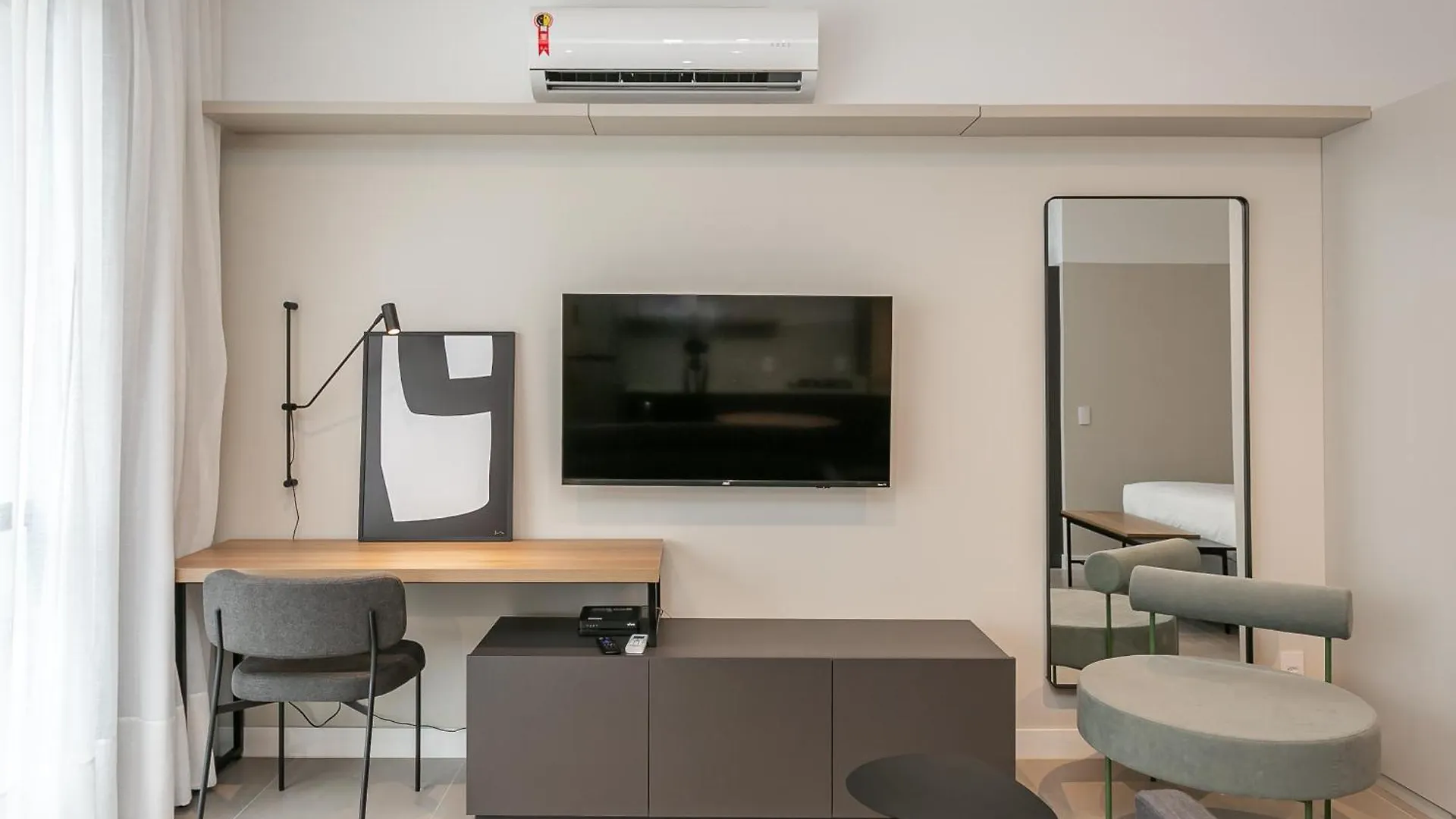 Studios Tower - Predio Com Piscina E Estacionamento Florianópolis 아파트