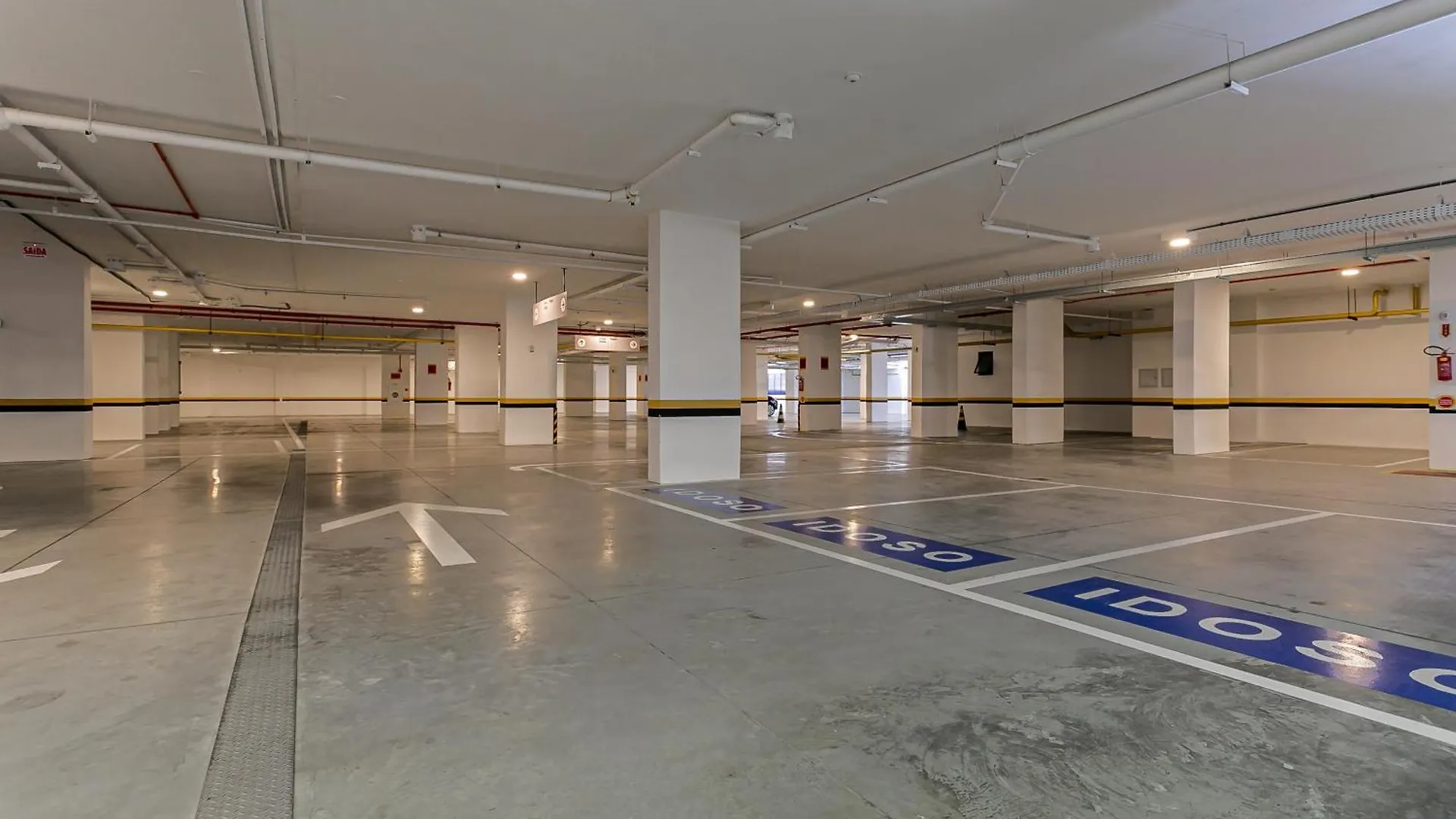 Studios Tower - Predio Com Piscina E Estacionamento Florianopolis