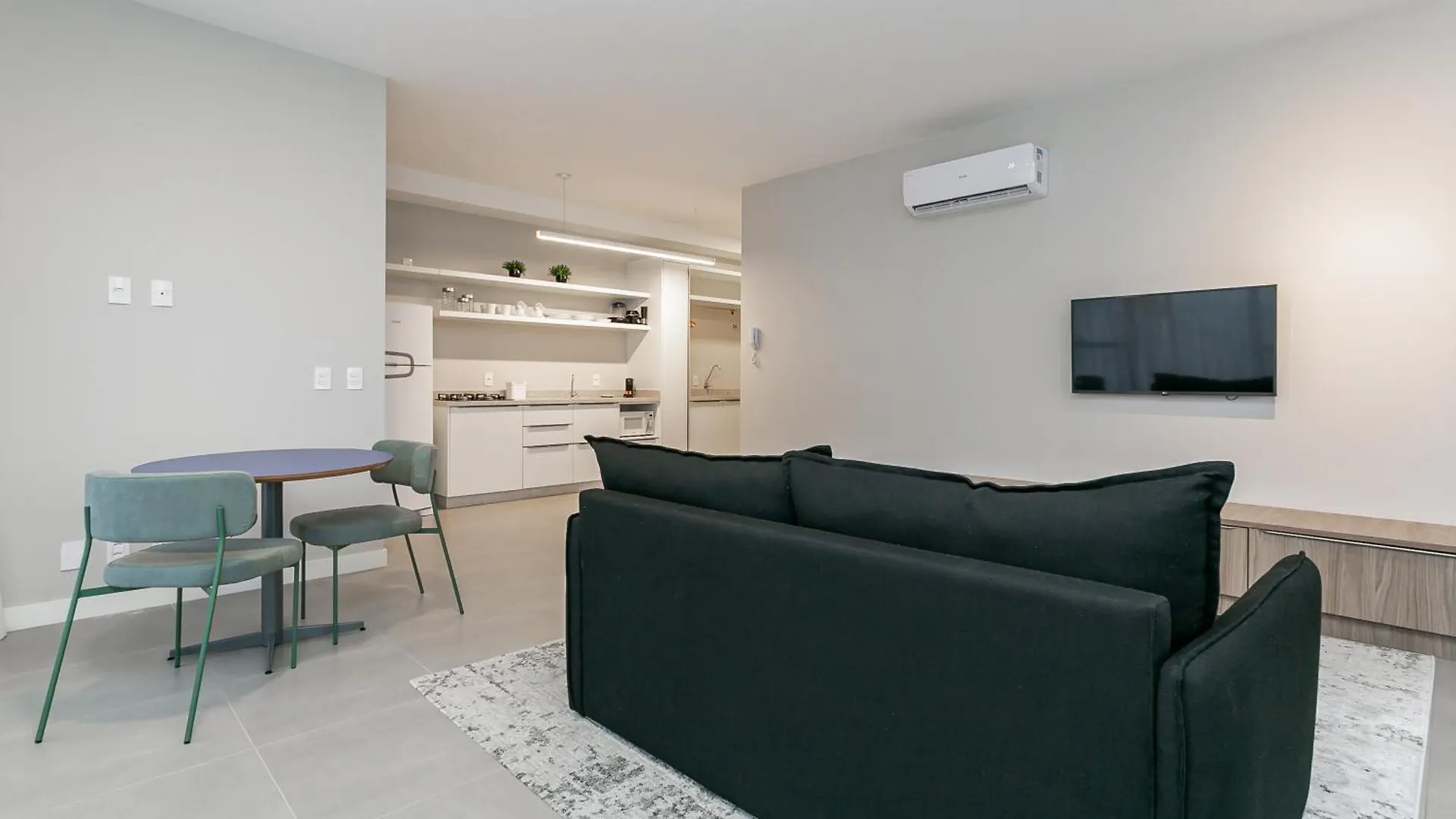 Studios Tower - Predio Com Piscina E Estacionamento Florianopolis