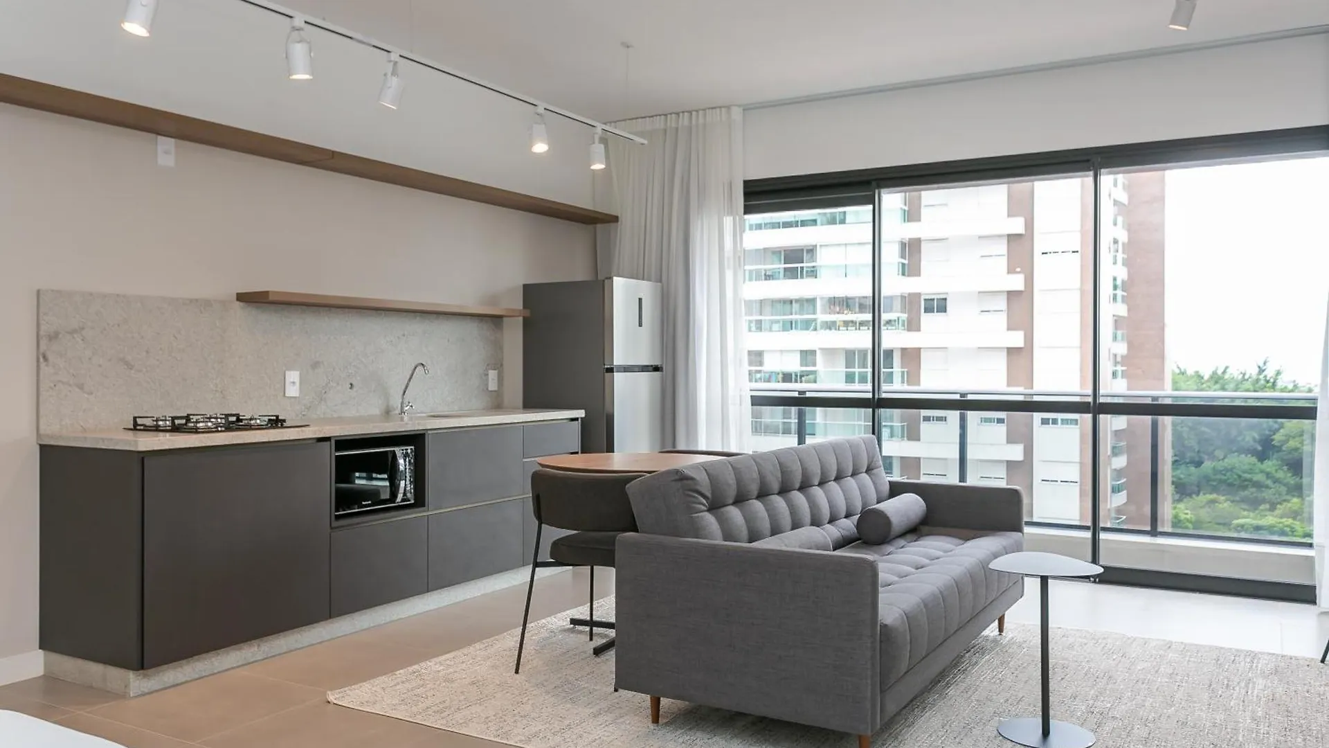 Studios Tower - Predio Com Piscina E Estacionamento Florianopolis 0*,