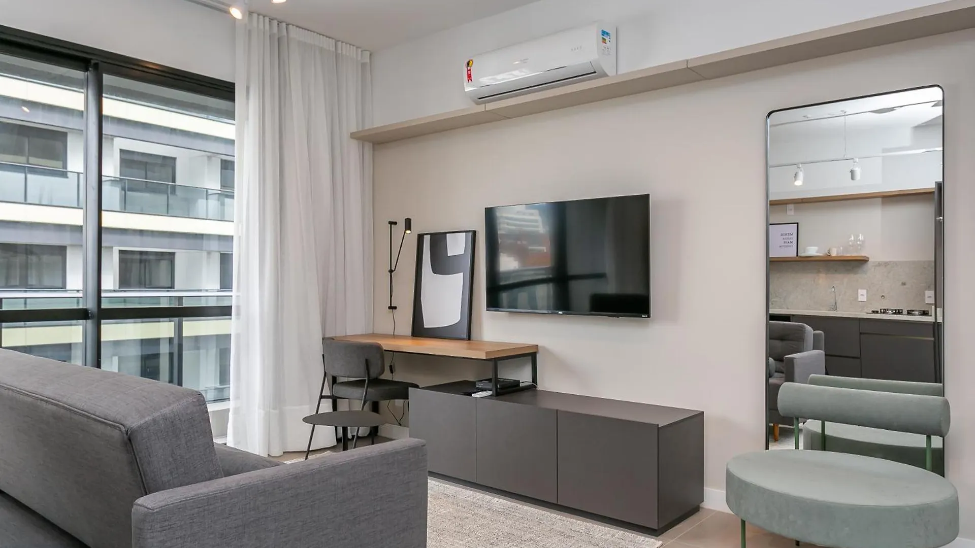 Studios Tower - Predio Com Piscina E Estacionamento Florianopolis Apartment