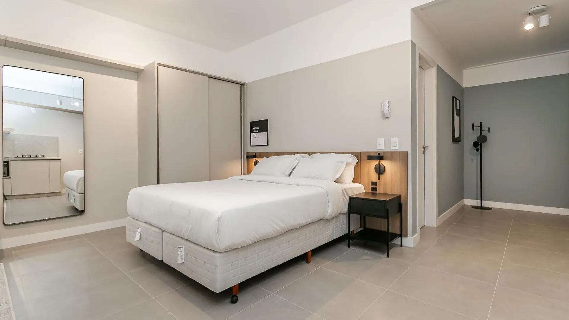 Studios Tower - Predio Com Piscina E Estacionamento Florianopolis