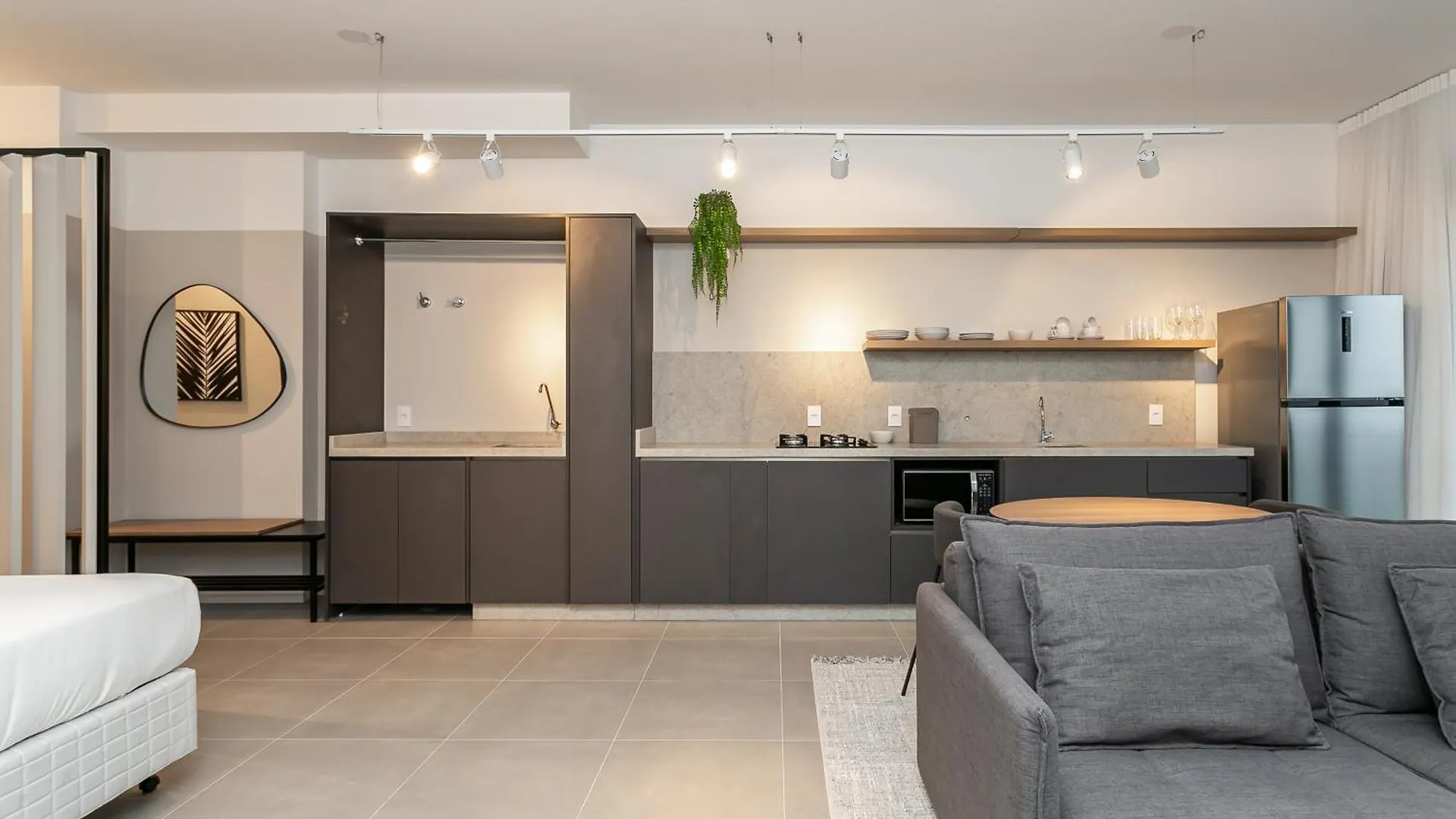 Studios Tower - Predio Com Piscina E Estacionamento Florianopolis