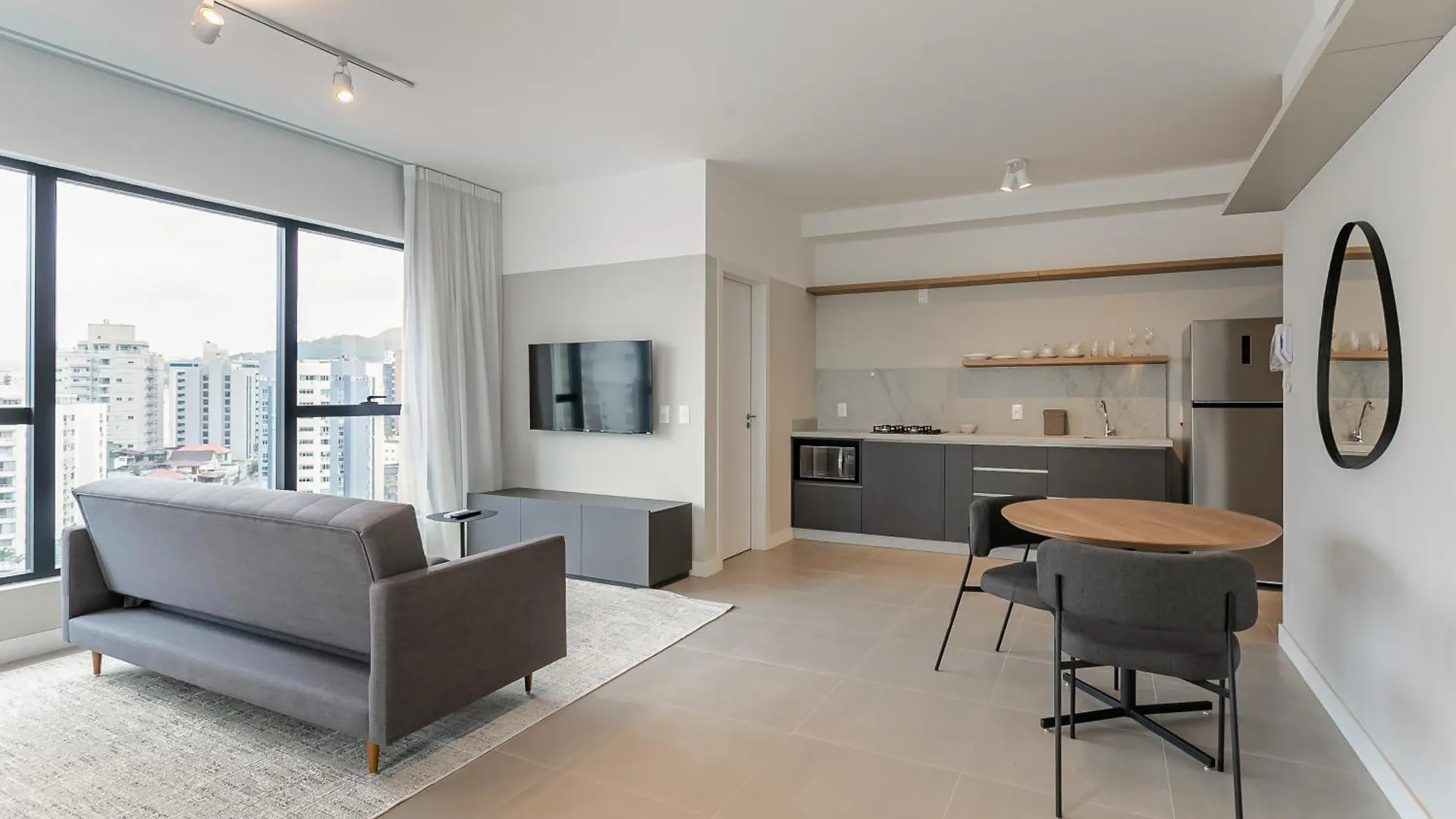 Apartamento Studios Tower - Predio Com Piscina E Estacionamento Florianópolis
