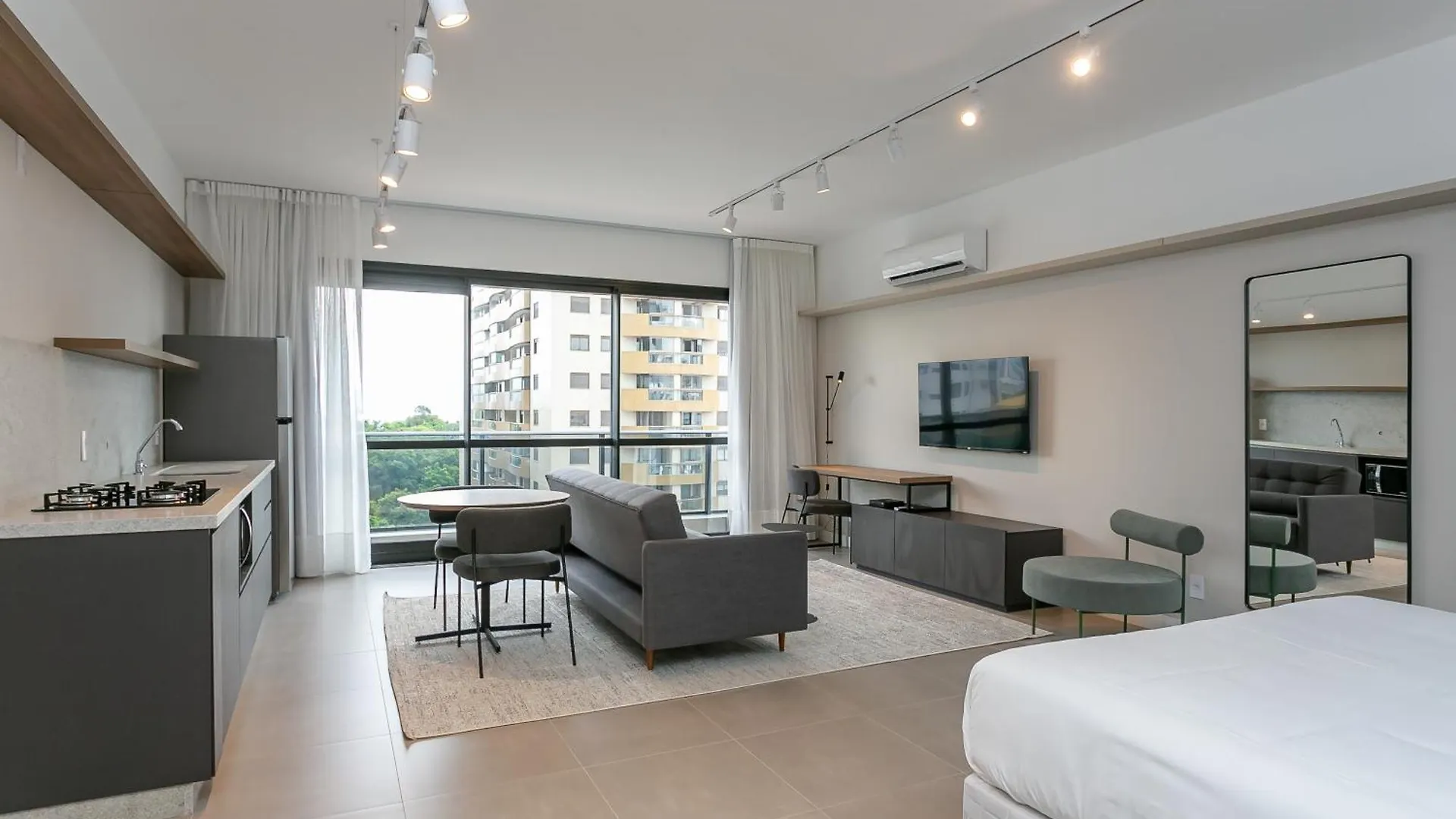 Studios Tower - Predio Com Piscina E Estacionamento Florianópolis