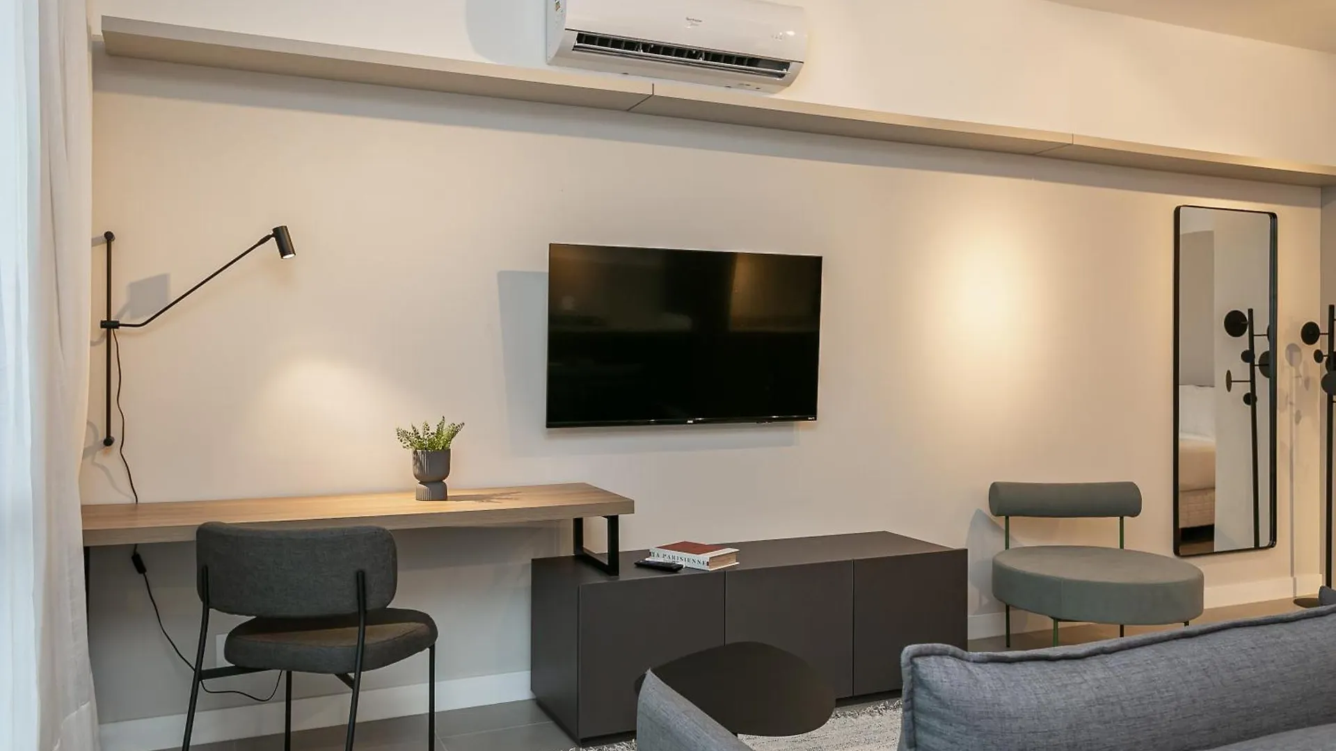 Studios Tower - Predio Com Piscina E Estacionamento Florianópolis Apartamento